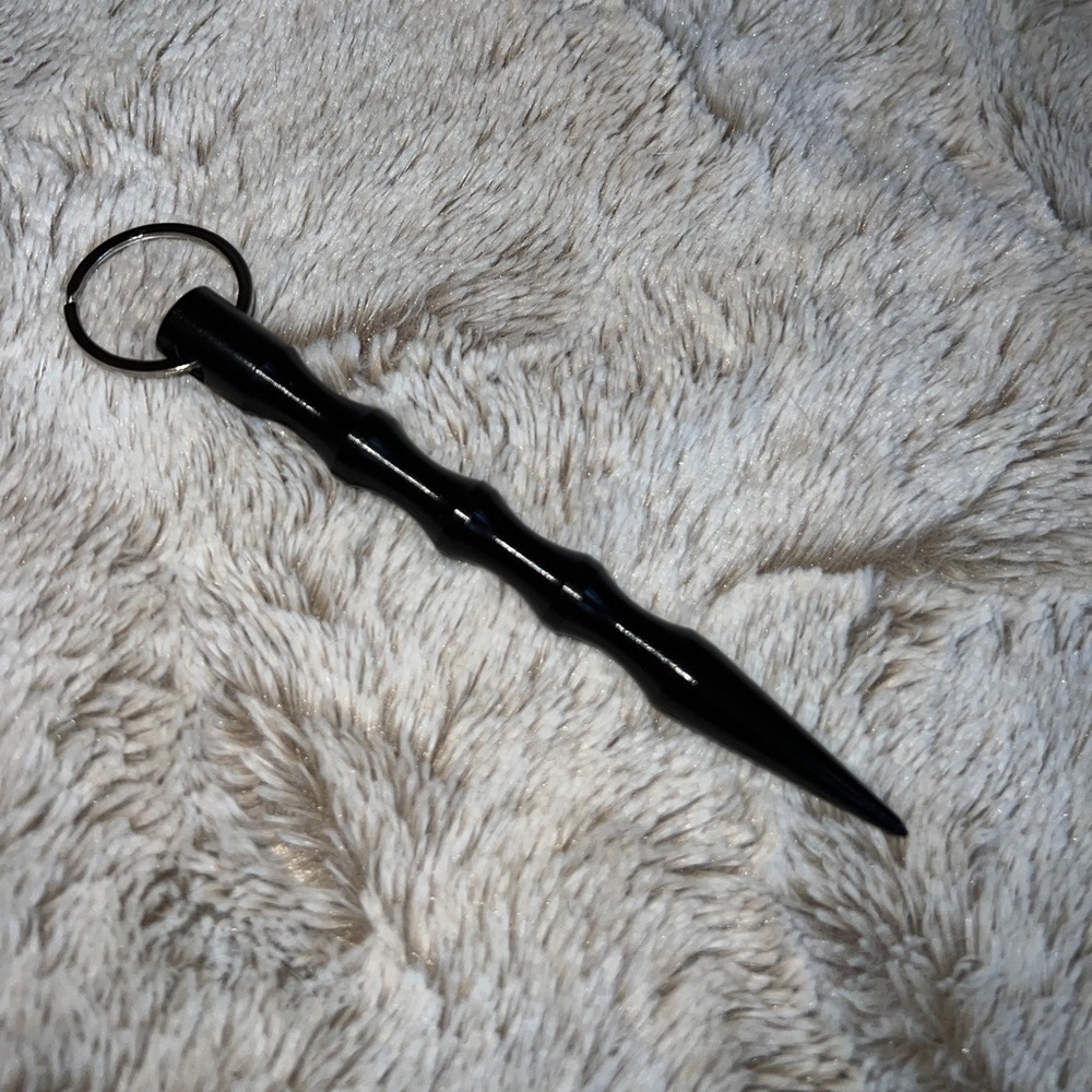 Key ring window breaker - Picture 2 of 2